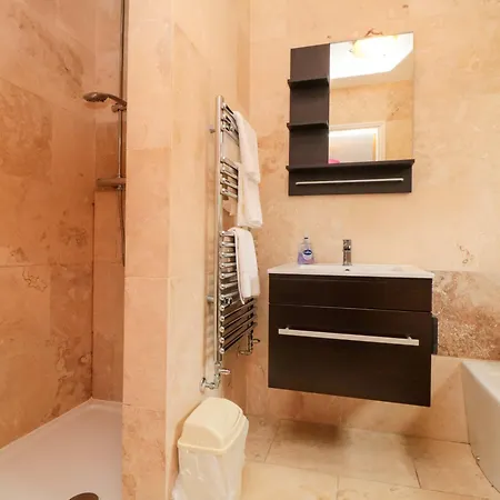 Lawnswood * Scarborough