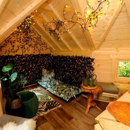 Lawnswood Дом отдыха