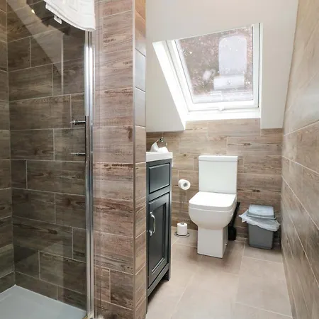 Lawnswood * Scarborough